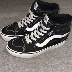 VANS Filmore Hi - WOMENS US 8 Skateboard Black White Canvas